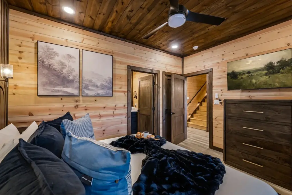 The Fourth Story — Primary King Suite · Level 2 (Main)