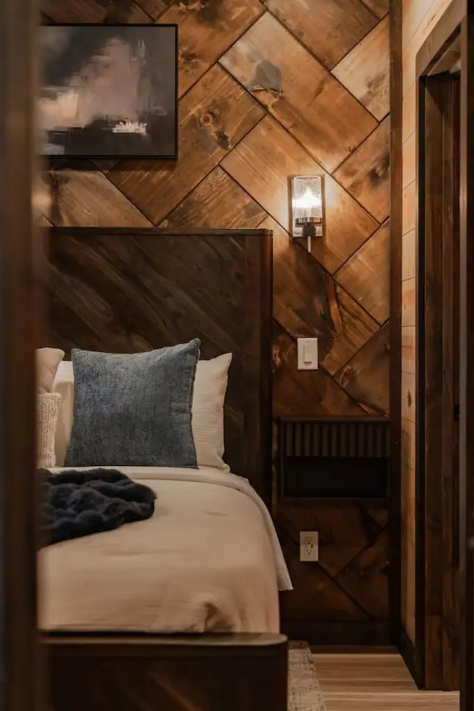 The Fourth Story — King Suite · Level 3