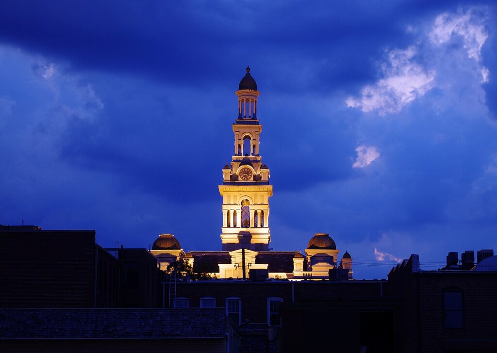 Sevier County Courthouse in Sevierville at night